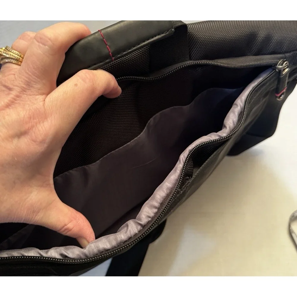 Samsonite Black Ballistic Nylon Messenger Laptop Bag‎ Tablet Travel Case
